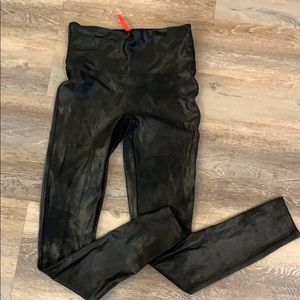 SPANX FAUX LEATHER LEGGINGS M